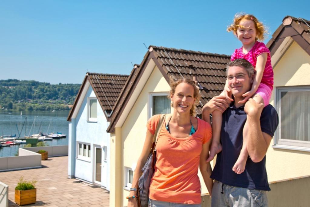 Seglerfewo Mit Traumhaftem Blick Vom Balkon Scheid  エクステリア 写真