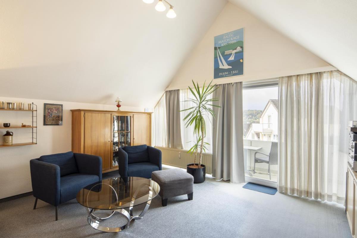 Seglerfewo Mit Traumhaftem Blick Vom Balkon Scheid  エクステリア 写真